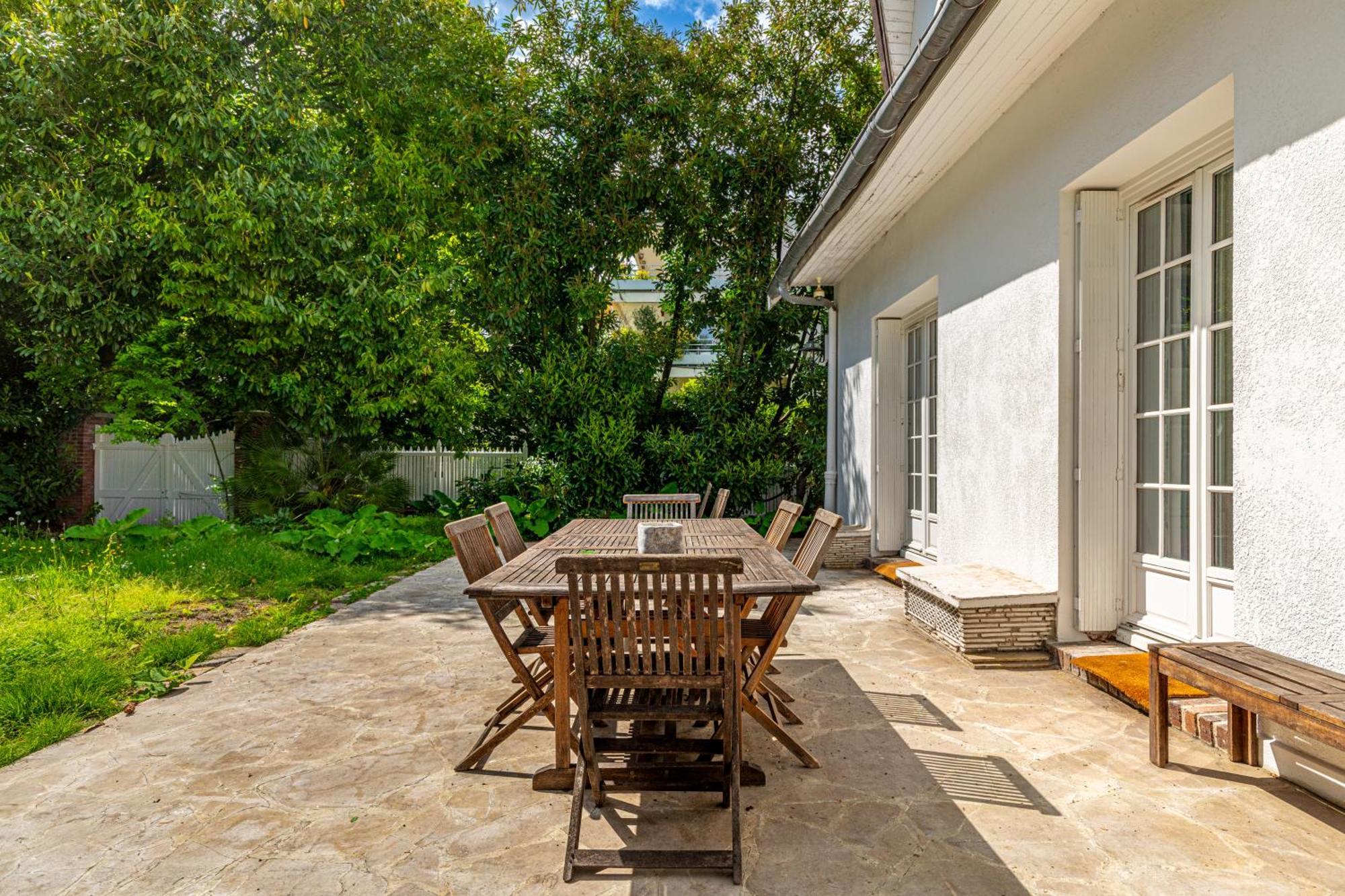 Grand & Classy Apartment With Private Garden, Villa Des Ammonites Мёдон Экстерьер фото